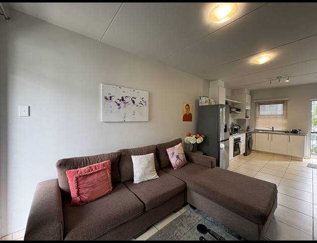 2 BEDROOM APARTMENT TO LET IN BALLITO COMMERCIAL DISTRICT